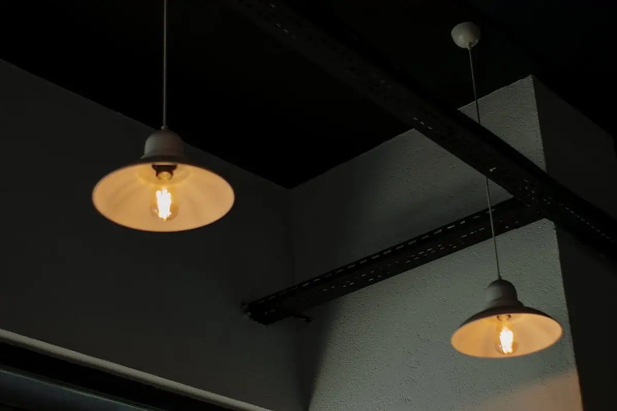 Viba Flamingo: lampa wisząca, która łączy lekkość i funkcjonalność