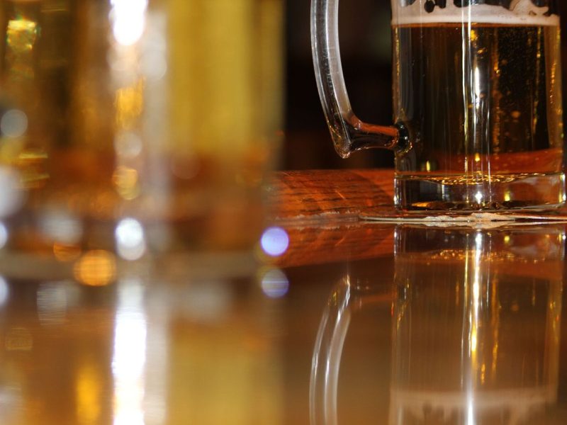 Lager vs ale – różnice w fermentacji, profilu smaku i technologii